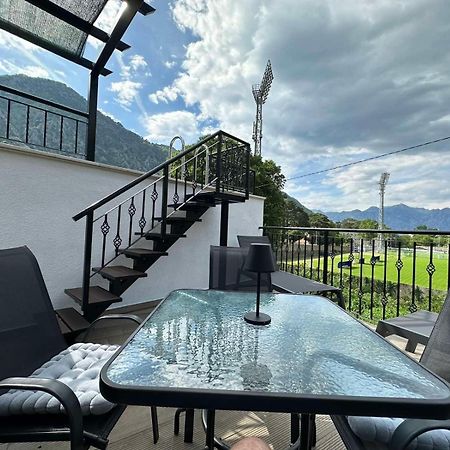 Sunshine Apartment With Private Pool And Parking 코토르 외부 사진