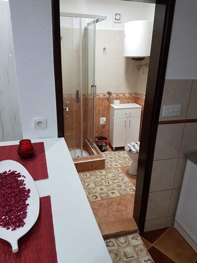 Sunshine Apartment With Private Pool And Parking 코토르 외부 사진