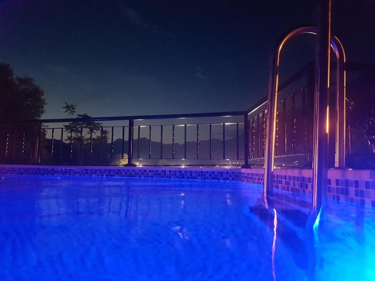 Sunshine Apartment With Private Pool And Parking 코토르 외부 사진