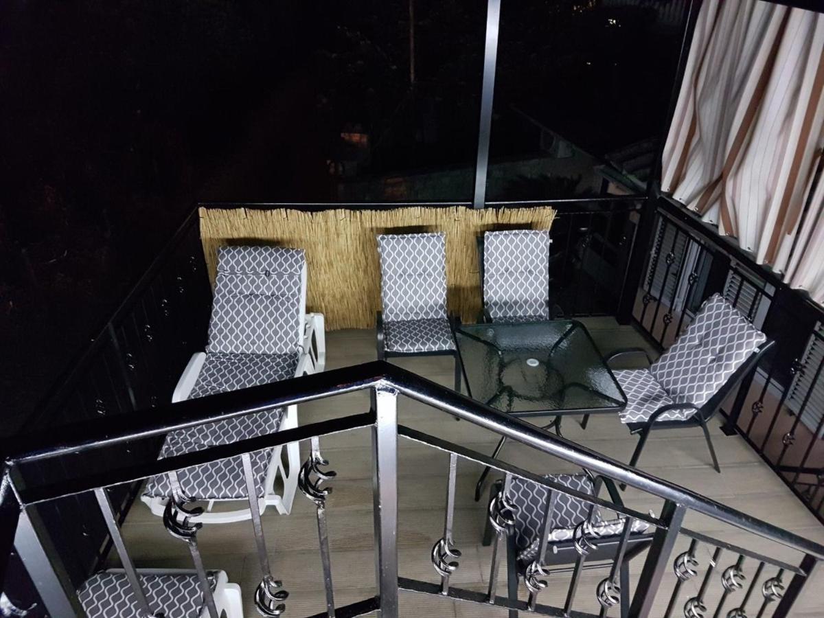 Sunshine Apartment With Private Pool And Parking 코토르 외부 사진